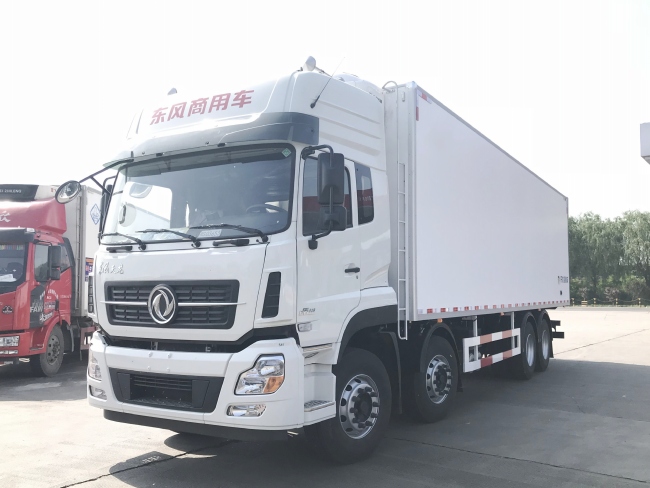 (厢长9.6米)东风天龙9.6米高顶冷藏车